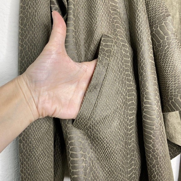 BLANKNYC Snakeskin Reptile Print Faux Suede Waterfall Jacket Sz L NWT - Picture 4 of 9